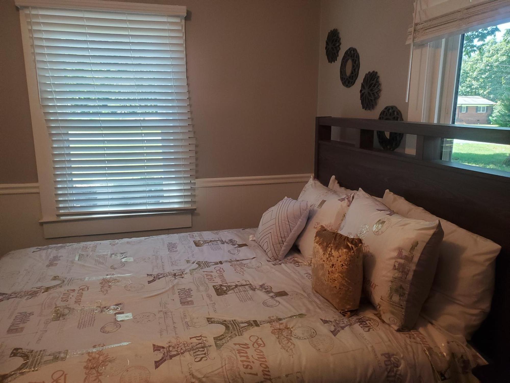 Private Single Level Standalone House Large Lot - 3 Bedrooms Charlotte Exterior foto